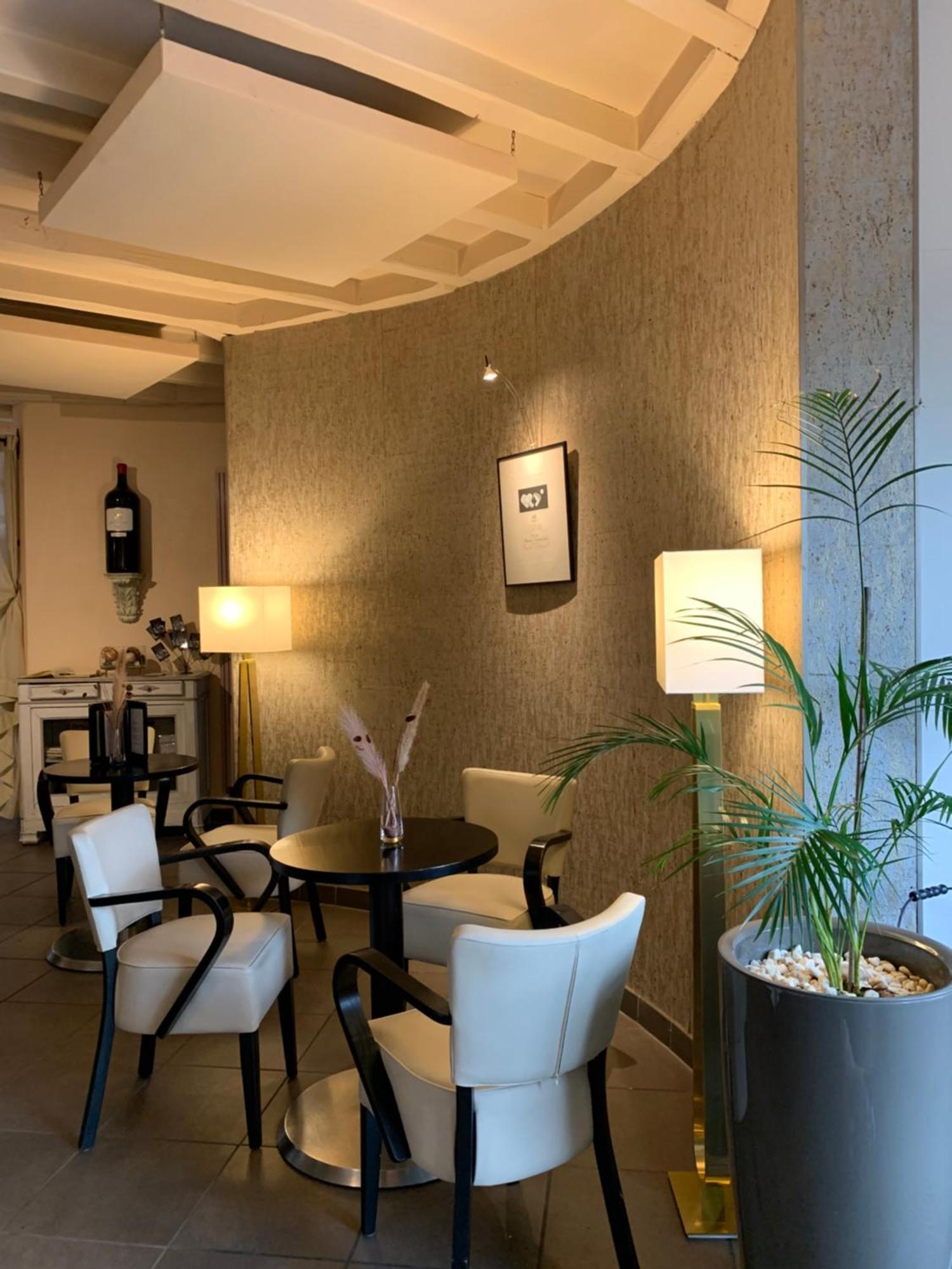 Les Criquets Restaurant Hotel