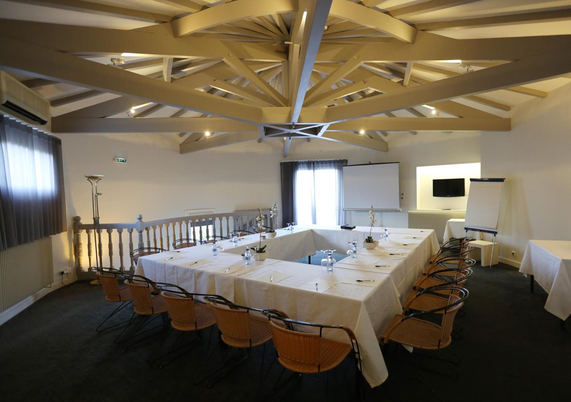 Les Criquets Restaurant Hotel